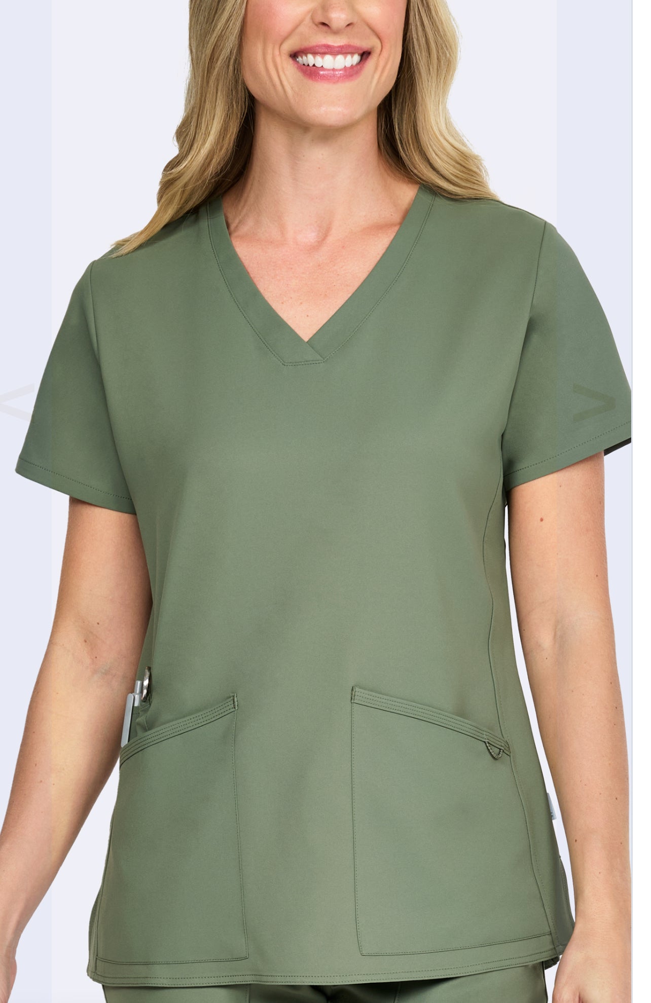 FOCUS V-NECK TOP