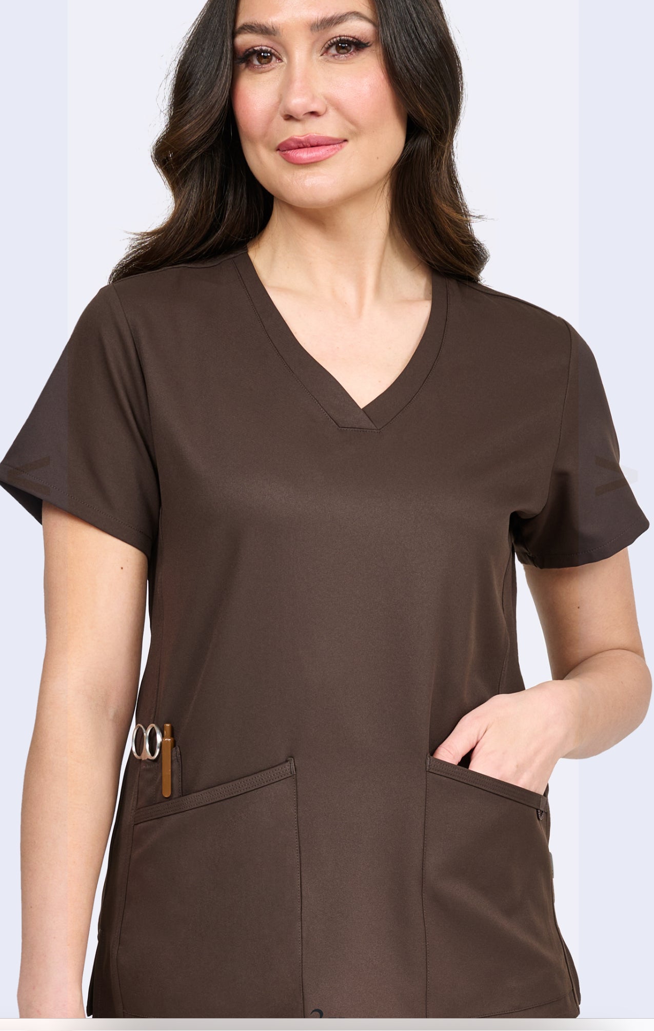 FOCUS V-NECK TOP