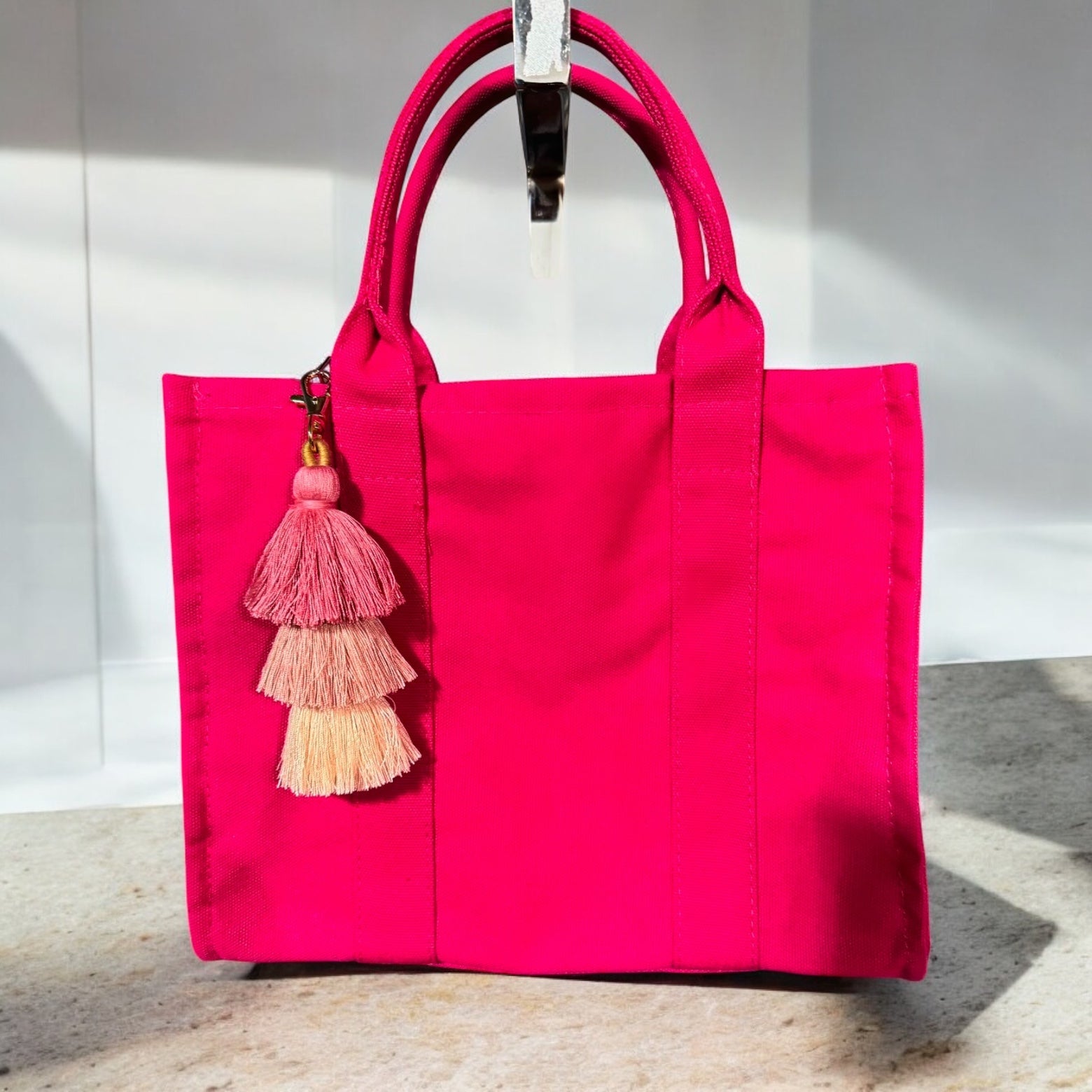 THE TOTE BAG